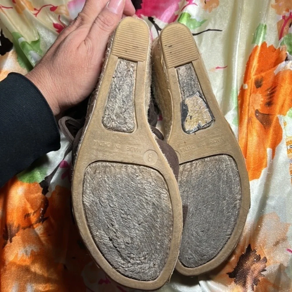 Nine West brown suede espadrille mother of pearl‎ accent open toe lace up 8